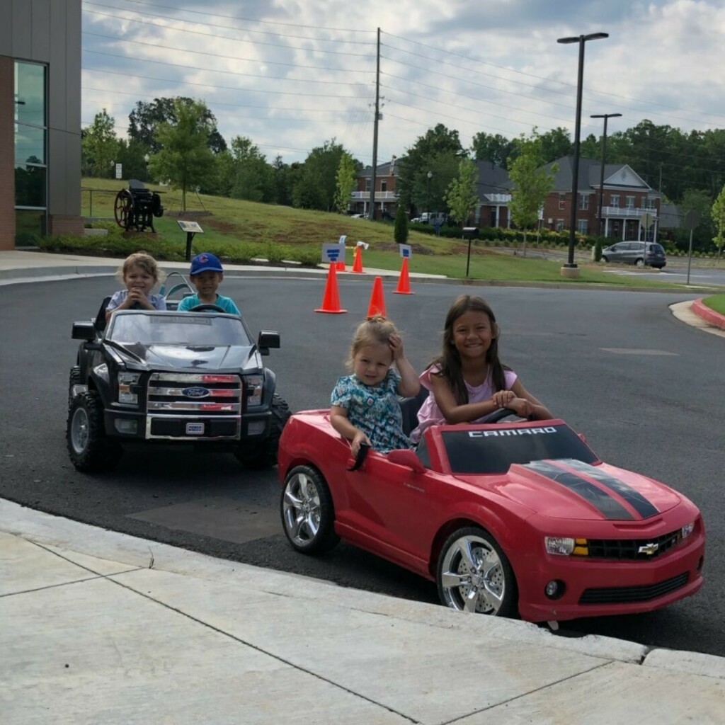 cobblibrary's tweet image. It&apos;s a wild ride, but there is no height requirement for Curbside Pickup at the library!
.
#libraryexpress #curbsidepickup #cobblibrary instagr.am/p/CBqiACcnLCW/