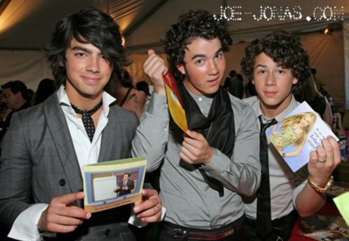 August 26, 2007: Miley and the Jonas Brothers attend the Teen Choice Awards together.