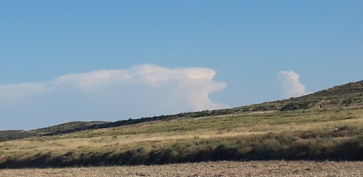 AEMET_Aragon's tweet image. Desde #Robén (ZGZ) miramos hacia el sur porque allí tenemos esto en lontananza...#Teruel