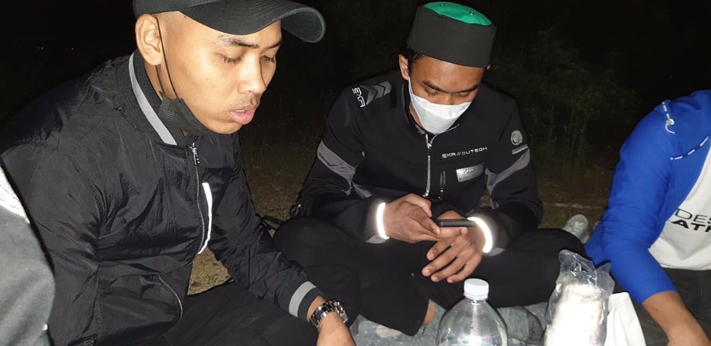 TongilQ's tweet photo. Do’a dan Cinta untuk Qaryatul ‘Ilmi(Kampung Halaman Ilmu) Allahu Yarham Syeikh @mnkamba yang kembali ke Kampung Halaman Sejati.

20 Juni 2020

#Maiyah
#TongIlQoryah
#TQJuni
#RestartMaiyah https://t.co/7qwl1xC4pv