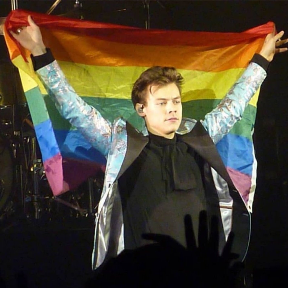 _Harryssmjle_'s tweet photo. "𝑫𝒐 𝒘𝒉𝒂𝒕𝒆𝒗𝒆𝒓 𝒎𝒂𝒌𝒆𝒔 𝒚𝒐𝒖 𝒉𝒂𝒑𝒑𝒊𝒆𝒔𝒕 𝒊𝒏 𝒕𝒉𝒆 𝒘𝒐𝒓𝒍𝒅." - 𝑯𝑺
#harrystylesislovedparty 🏳️‍🌈 https://t.co/NDJGTugAK0