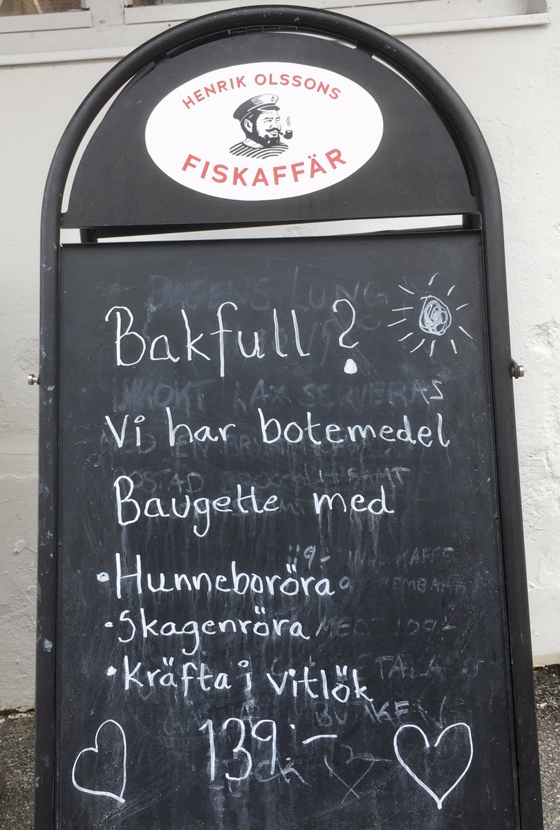 wallberg_niklas's tweet photo. Henrik Olssons fiskaffär i Hunnebostrand har det man behöver på midsommardagen. #bakfull #MIDSOMMAR #fiskaffär https://t.co/EZxhJvXfgr