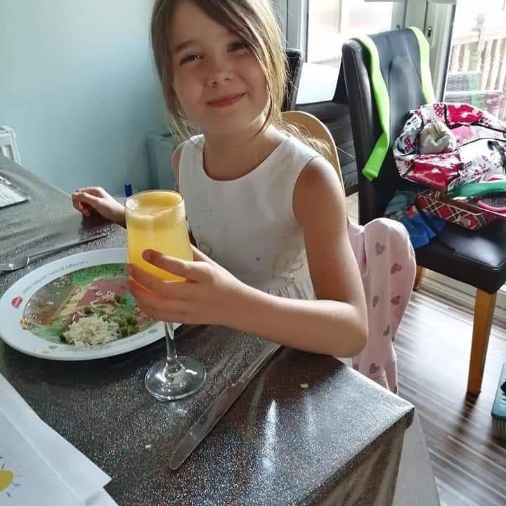 GuidingSussexE's tweet photo. It's Mocktail Hour πΉ Cheers!
π
#MidsummerMadness2020 #virtualsleepover #girlguidingsussexeast #girlguidinguk #girlguiding #stayinghome #guideleaders #girlguides #somethingtoshoutabout #campingathome https://t.co/dltBpMEeDx https://t.co/pBxAjvOoDz
