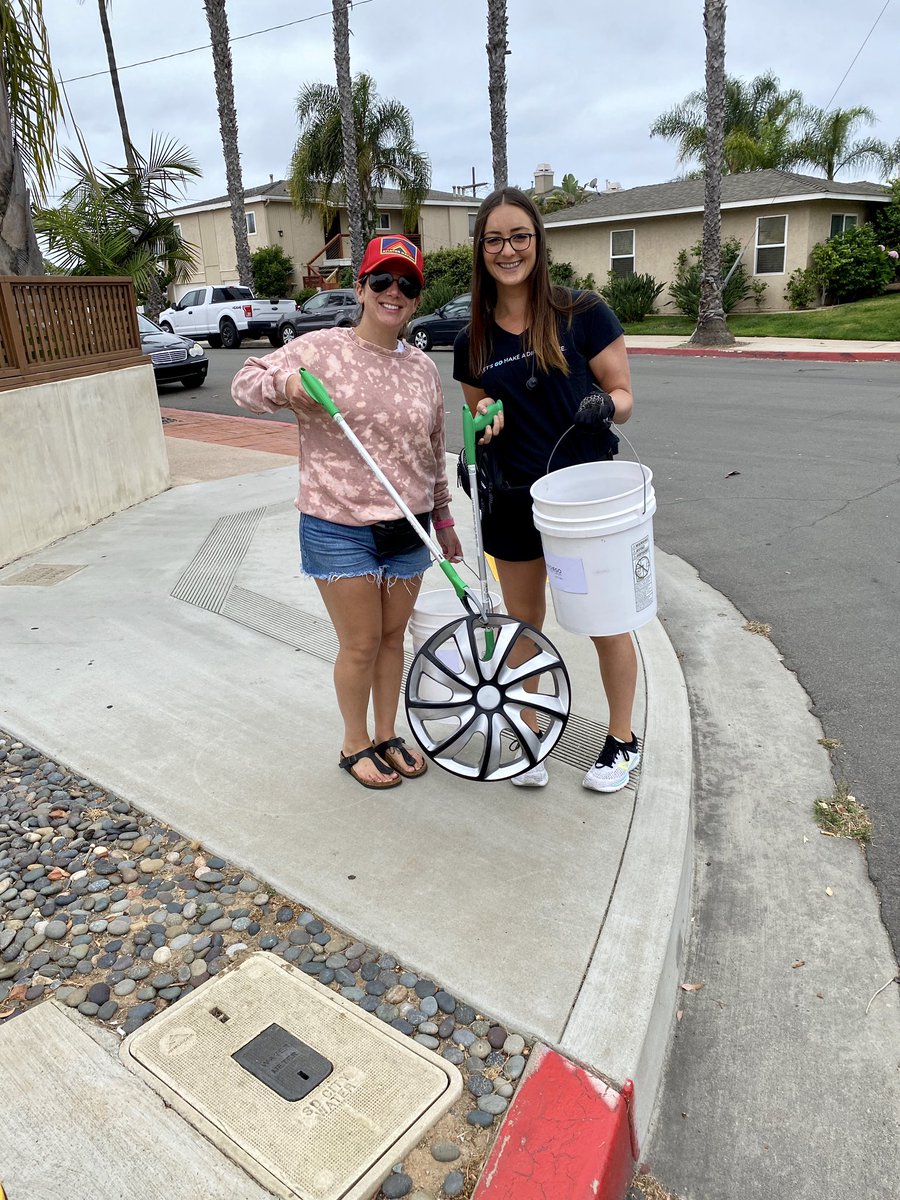 K_AltobelloMPA's tweet photo. Cleaned up the neighborhood today! #SANCleanup #SANcreektobay #creektobay @SanDiegoAirport @iloveacleansd https://t.co/76lOAwhZk8