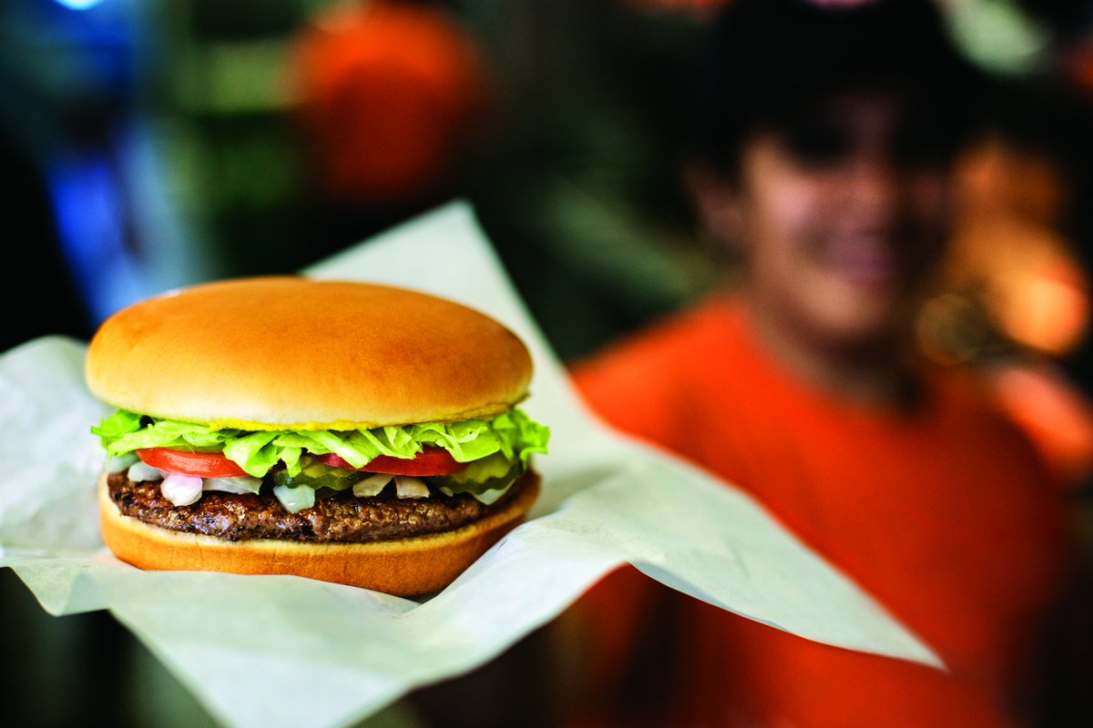 JoyceKC's tweet photo. Chiefs’ Mahomes asked Whataburger to come to KC metro. Now that wish is in the works https://t.co/kYEdvg9CJh #kc https://t.co/kbxKhjONGP