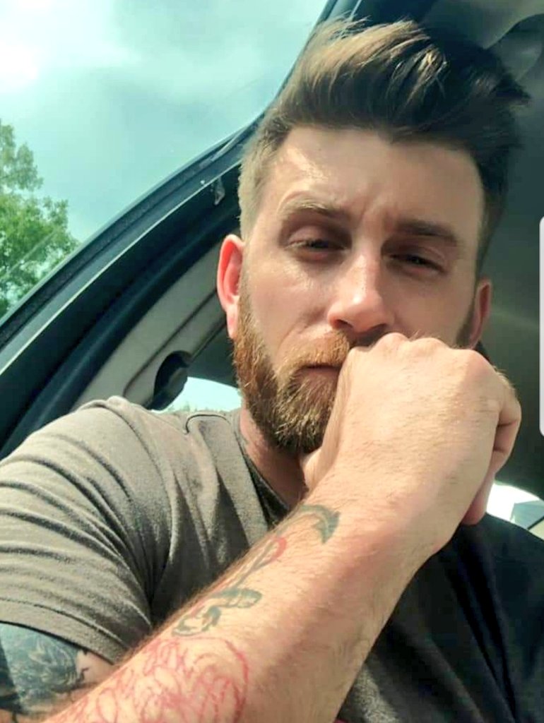AustinMilla3's tweet photo. Let's give you loser #beta #cucks a purpose. Look up at me while you beg for attention. Let's see how many different ways I can use your #cashcunt today. #onyourknees #walletsout #alphafunk #bossman https://t.co/iaD9fa940s