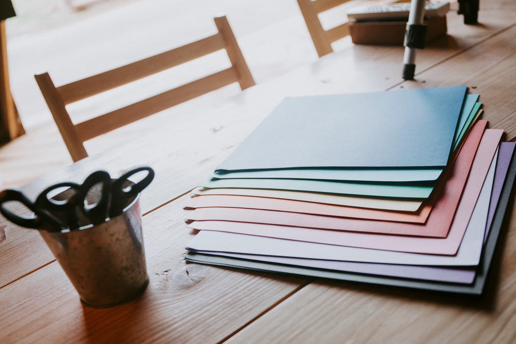 Our vision board creation workshop is more than an activity. It's an experience!