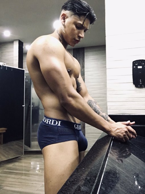 Happy weekend to you all 😈🥵 see you tomorrow 🤩🤩 RT pls... @FlirtSummit   https://t.co/KT7FhB4Go1  @Flirt4FreeGuys