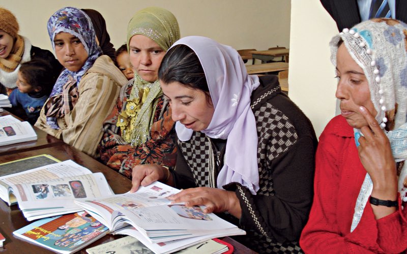 1. L’education. En raison d’une urbanisation basse (63%); le  a lgtps eu du mal à offrir aux populations enclavées des ecoles de proximité. Couplé à un système educatif en attente urgente de reforme, le Maroc affiche le tx d’alphabétisation le plus faible d’Afrique Nord (73%).