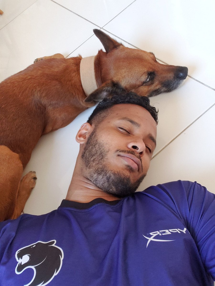 Ooorra, trampo em casa é cansativo hein? Meu parceiro e eu não aguentamos mais irmão. Valoriza as mina aí rapaziada, trampo de casa é laranjada vuh?