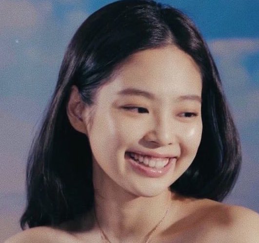 yoontaennie's tweet photo. JENNIE BEST GIRL because she is a fucking precious human being and I won't believe otherwise. https://t.co/rNfLKmIzpB