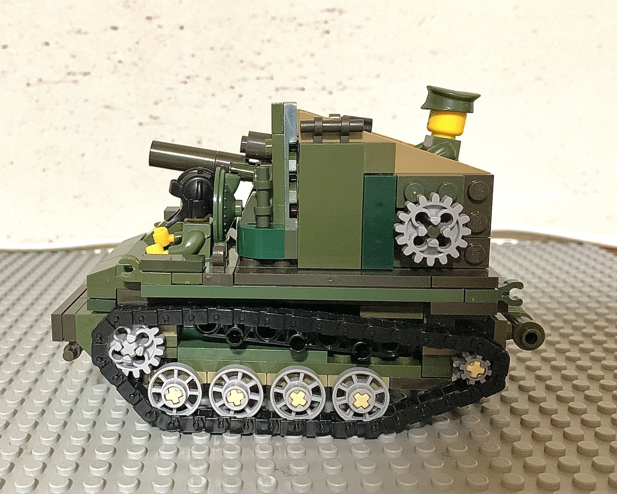 おまる 前に作った自走砲戦車幅を広げてに全体的に調整 豆タンク砲塔とキャタピラを調整 ルノー戦車そのまま レゴ純正品とレゴ互換品の組み合わせ オリジナルです レゴ Twitterレゴ部 Lego レゴ互換 Lego互換 レゴ戦車