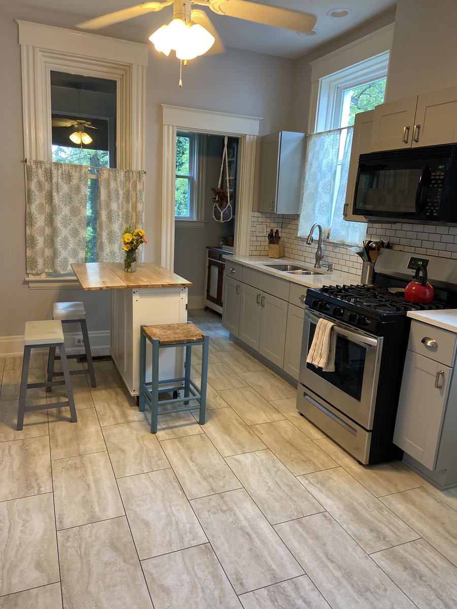 LisaGrahamCBRNE's tweet image. Charming home in Saint Bernard for sale. 5 bedrooms! Brand new kitchen! Fresh paint! Beautiful staircase. Screened in back porch! 84 Albert St call me for your private tour 513.706.8540 #cbws #coldwellbankerwestshell #coldwellbanker #justlisted #buyahome #cincyrealestate