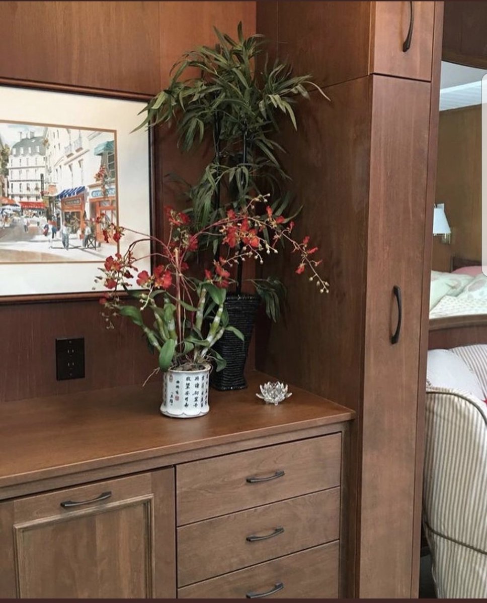 Shadow_Des's tweet image. فكرة طاوله كوي ملابس ،رأيكم ؟؟
.
.
.
#كلمه_اخيره_لكورونا 
#الحياه_الطبيعية