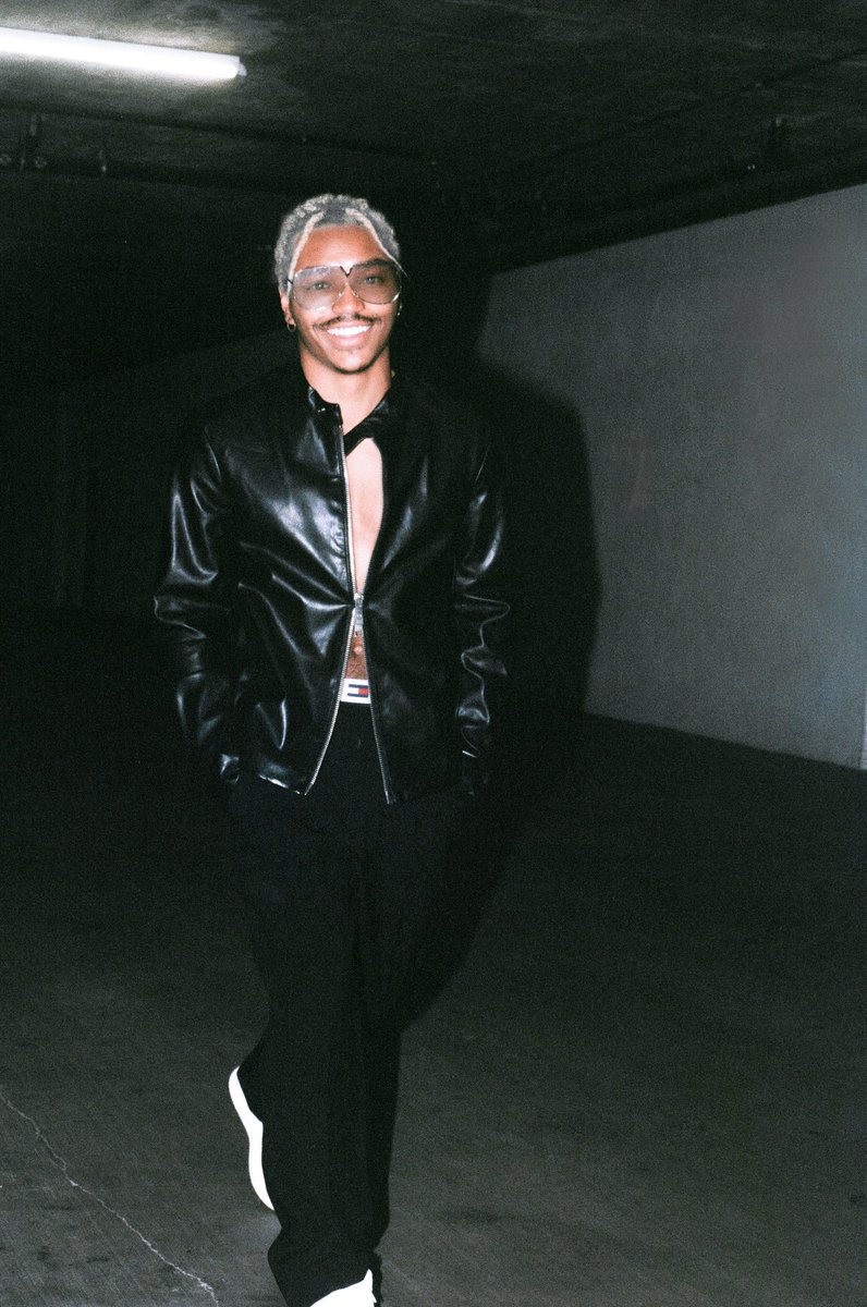 JoshLeviWorld's tweet photo. always black, never sorry https://t.co/DX75emIqoW