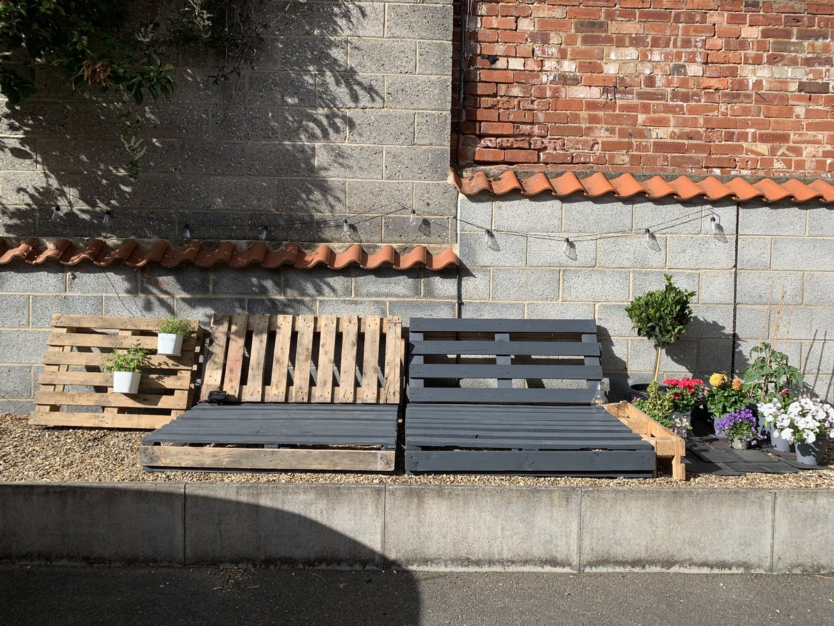 Pulling pallets apart is damn hard work 😳😫💪🏼 Paint job coming up tomorrow!