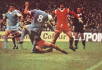 LCFCprogs's tweet photo. #ChangeStrip 🦊
More mid-70's red...
#LCFC #Blockley #Kember #Wallington https://t.co/jmkJPnLN43