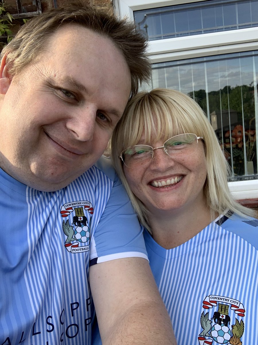 beno1976's tweet photo. Ben and Louise #ccfcparty https://t.co/EDMctrIugK