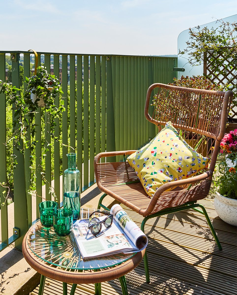 MadecomNL's tweet image. De zomer is begonnen, dus het is hoog tijd om je balkon wat liefde te geven. Met deze tips gaat dat lukken: bit.ly/3djzzPx