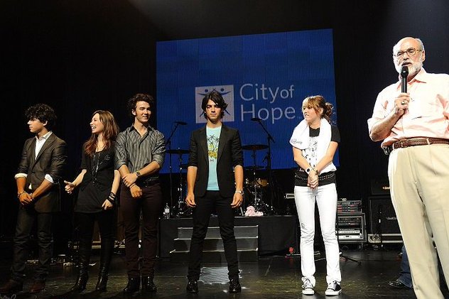 September 14, 2008: Miley Cyrus, Demi Lovato, and the Jonas Brothers performed at the City of Hope charity concert.