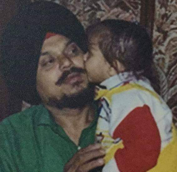 HAPPY FATHER'S DAY to Respective Fathers of the Two Most Amazing Souls I Stan . These proud fathers should know that they raised their kids so well  @KapilSharmaK9  @ChatrathGinni Infinite Love To You Both 