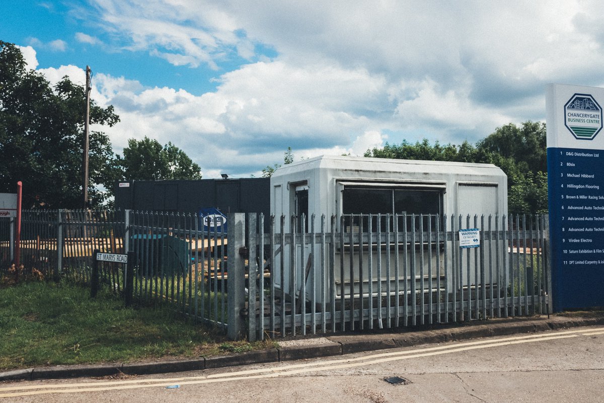 lewisbakerphoto's tweet photo. Scenes from around my area

#documentaryphotography #vncollective #photography #slough https://t.co/k48RWT5jY8