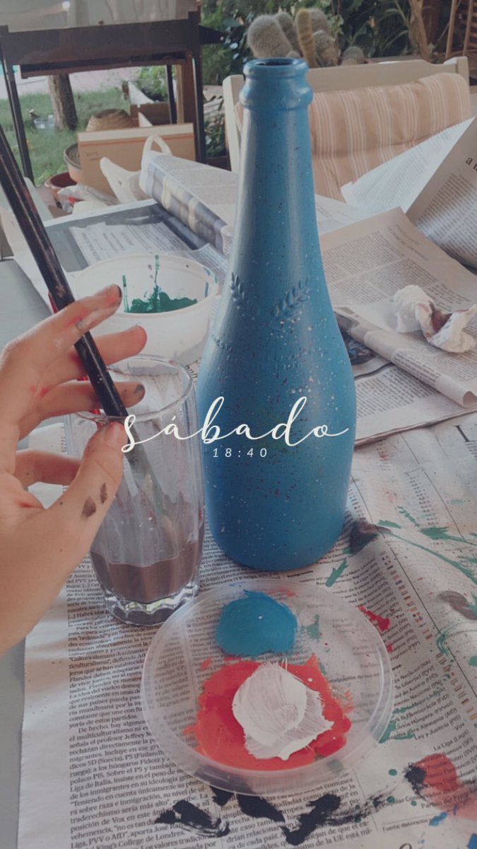 SarittaGonzalez's tweet image. Qué tarde más productiva. He pintado varias cositas para la decoración de mi habitación y he hecho una camiseta tie dye para Jaime. Yujuuuuuu 🎉