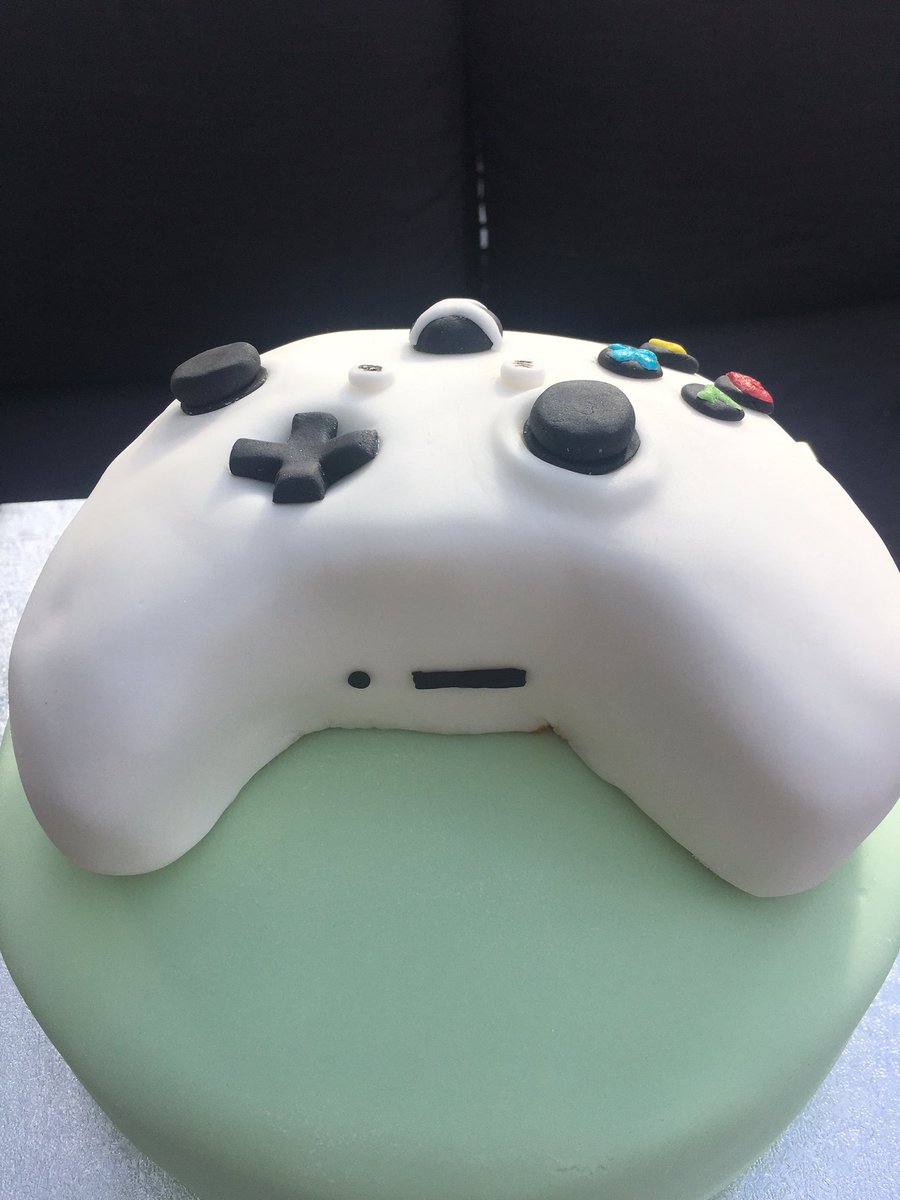 ChrisTSilvester's tweet photo. Back to baking today. Another lockdown birthday. This time for an 18th who loves his Xbox #baking #lockdownbaking #birthday #cake #xboxcake #xbox https://t.co/7gW3u5PrZS