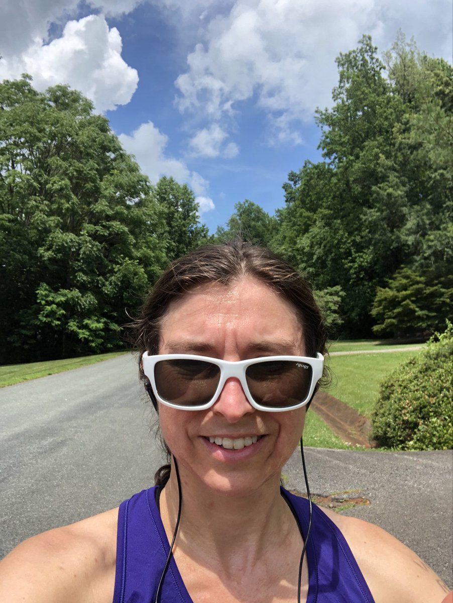 AngieRHogan's tweet photo. #aupresses20 #goingthesocialdistance ⁦@uvapress⁩ https://t.co/4DUs6QSYWC