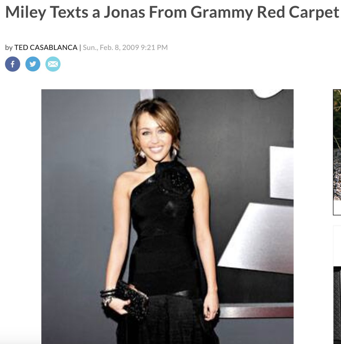 February 8, 2009: Miley Cyrus and the Jonas Brothers both attended the Grammys. Sources said that Miley was texting Nick on the red carpet and throughout the show.