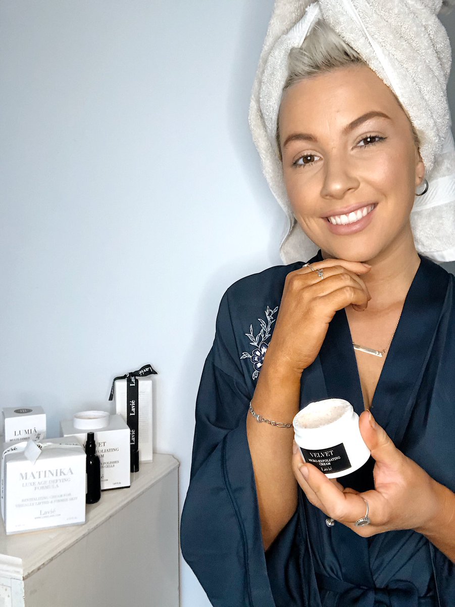 Filming a new skincare video with these amazing gifts I got sent 😍✨