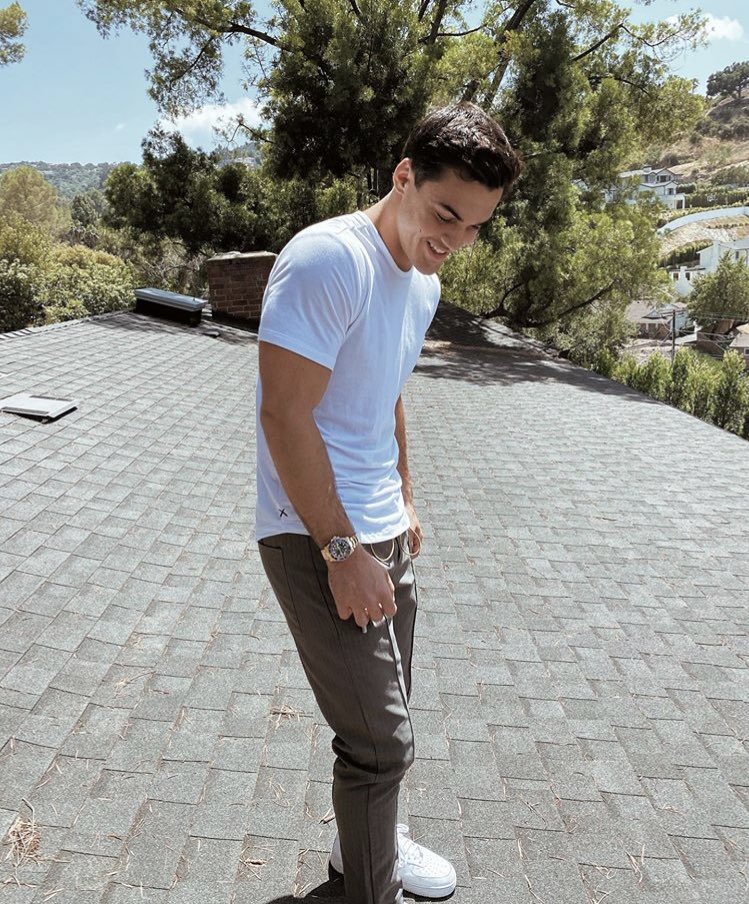 dxlan_turtless's tweet image. HOW DID NO ONE NOTICED WTF