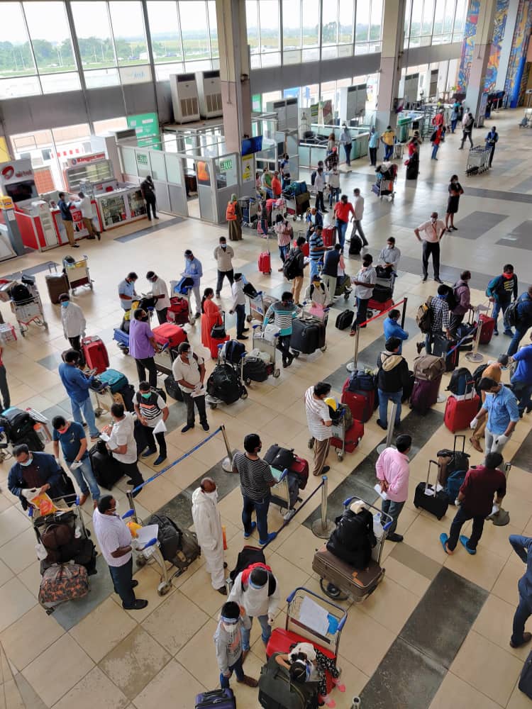 india_nigeria's tweet photo. #VandeBharatMissionphase3 in Nigeria concluded today, with @airindiain LOS-DEL-LKO &amp; LOS-DEL-HYD flights.  Return of 2884 Indian nationals in 8 AI and 4 Charter flights over 3 weeks was a team effort, with wide community support. @MEAIndia @DrSJaishankar @HardeepSPuri @SecySanjay https://t.co/JuJmFBACN8