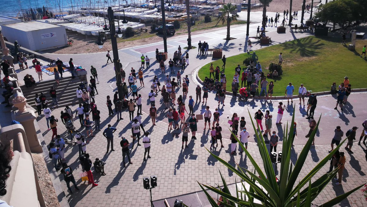 UcfrGarraf's tweet image. ✊😷 Dia Internacional de les Persones Refugiades.

Concentració a Sitges organitzada per:
@UcfrGarraf 
@UnitatvsRacisme @CoordinadoraOF @stopmaremortum

Cap persona és il•legal! @TanquemElsCIE!

#RegularitzacioXTotes