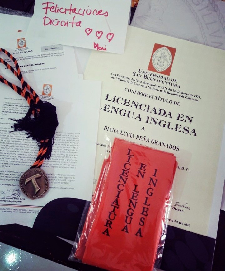 DianaLuciaPe's tweet photo. Correos que alegran la Vida y éste!! Hoy recibí mi diploma profesional, siempre soñé con una ceremonia pomposa, pero la alegría que tengo en el corazón es mas grande... gracias @usbbog @jwilsontellez #usbbog #HappySaturday https://t.co/nxhnGtDAww