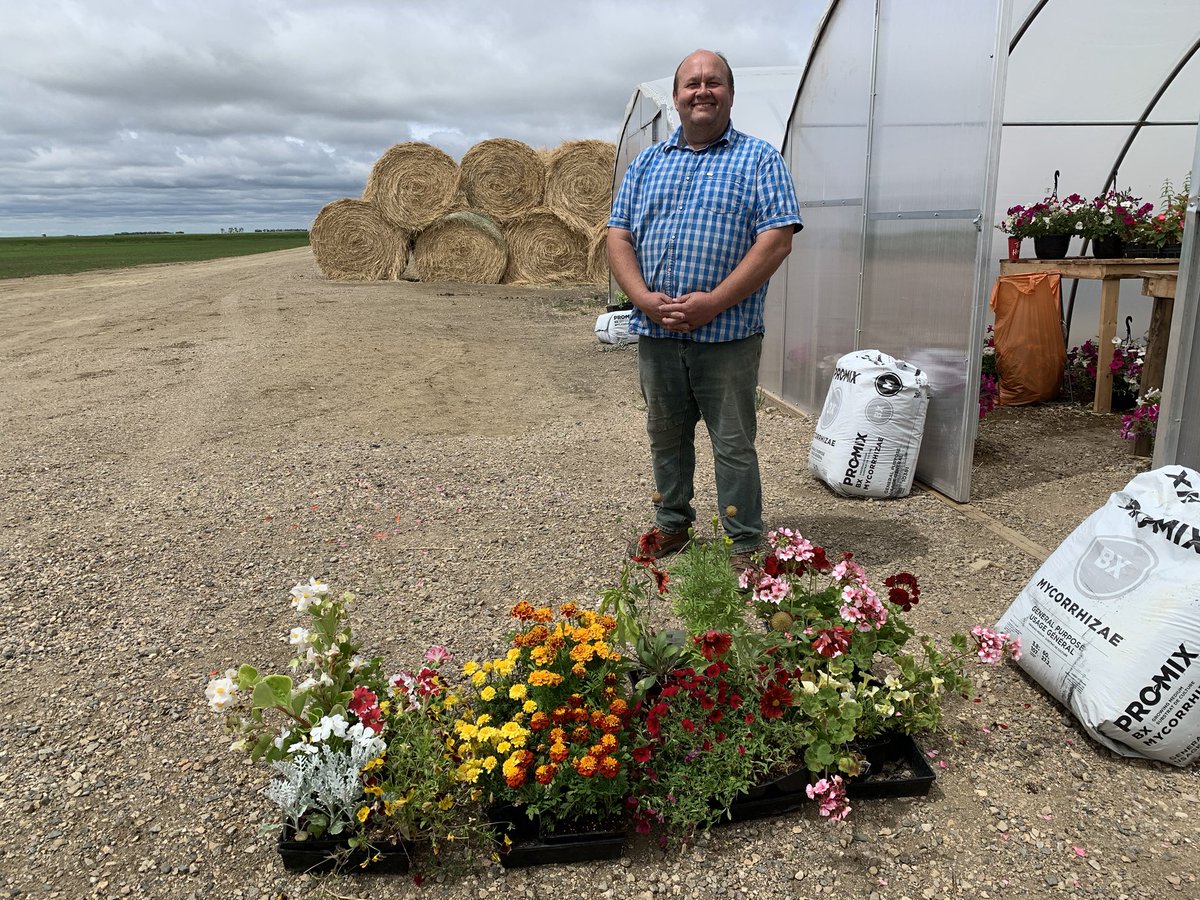 ljmorley72's tweet photo. A big thank you to Gord at Field of Dreams Greenhouse West of Regina for his generous donation of this assortment of flowers for Eric’s Memorial Garden @leboldushs https://t.co/NGNX44a4Co