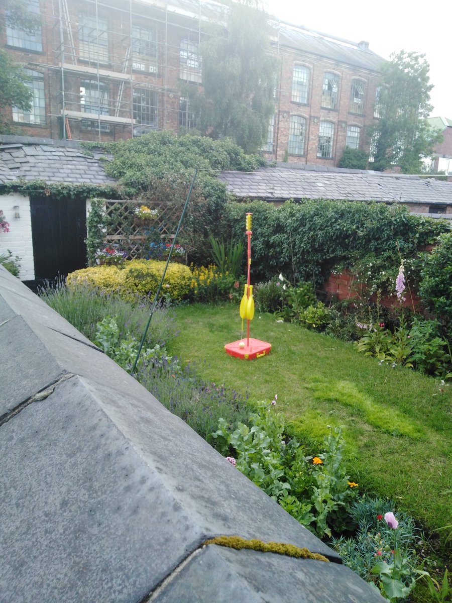 tara_reading's tweet photo. Coming LIVE this Friday
 "steelers v panthers" swingball tournament..... Steelers away to the dirty panther neighbours house next door 😂  more info to follow 👍😂 @steelershockey #sheffieldsteelers #nottinghampanthers #tournament #eihl #IceHockey #swingball #fun #inittowinit https://t.co/eRkHI7scF3