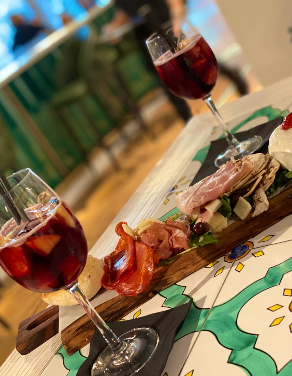 N_Dalmasso's tweet photo. #BuonAppetito a tutti 🟢⚪️🔴 ! Aussi appétissant que délicieux... VoicI un petit aperçu de l’ #Apperitivo by 
 #ITVillaggio @CCap3000 #CotedAzurFrance ! https://t.co/SMsc4Aen1U