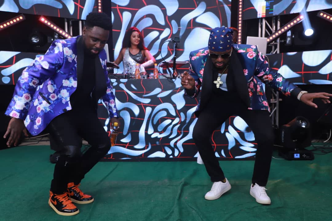 Fireliglntfi's tweet photo. Tonight, we are serving a cocktail of music, dance, and drama.

Be ready to get drunk till 4am. #NBSSNL #StingLifeSwitchedOn #NBSUpdates https://t.co/Jp0ax3vxCy