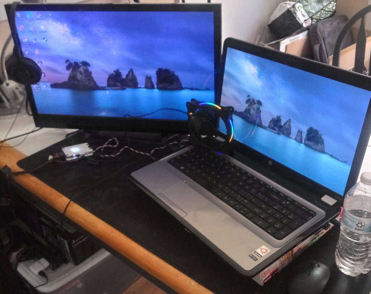 EastCoastMods's tweet photo. This is how AMD Boyz/Gurlz game right? #AMDFTW https://t.co/FcTFqfH7lo