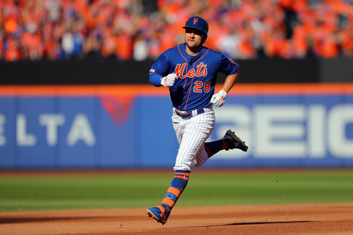 Mets's tweet photo. Weekend strolls. https://t.co/JIMoHelq31