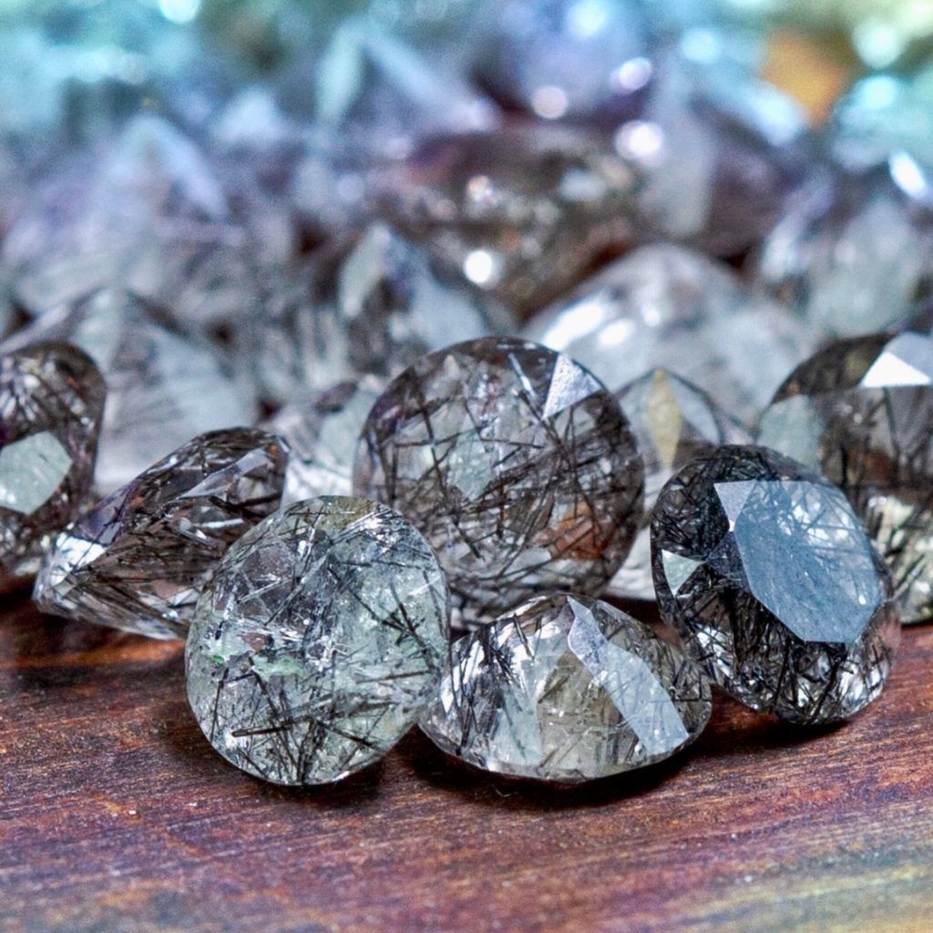 TheSageGoddess's tweet photo. Beauty, bling, and protection come together in these sparkly #Tourmalinated #Quartz Faceted #Diamonds! They have the supercharging power of clear quartz and the clearing and shielding energies of black tourmaline ⚔️💎⚔️ Save 18% with code 18SPIRIT. https://t.co/XBEaoYxpsI https://t.co/pOduPSNV8v