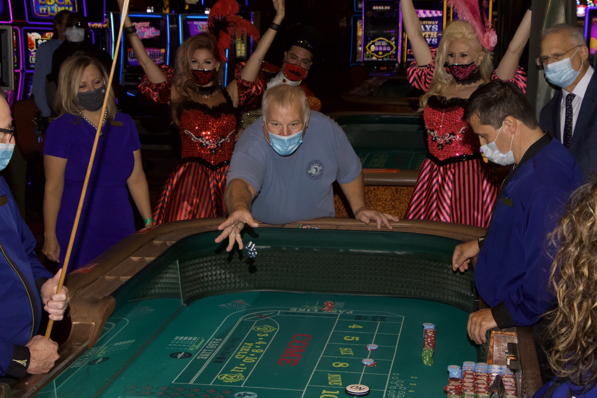 Does Paris Casino Have A Poker Room