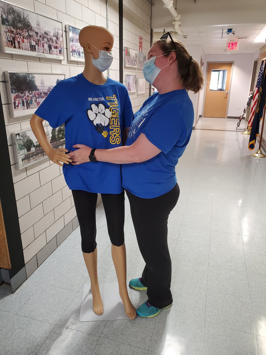 ATubaToothpaste's tweet image. Meet Rona!  #newassistantdirector #bestteachergift #needssomehairs