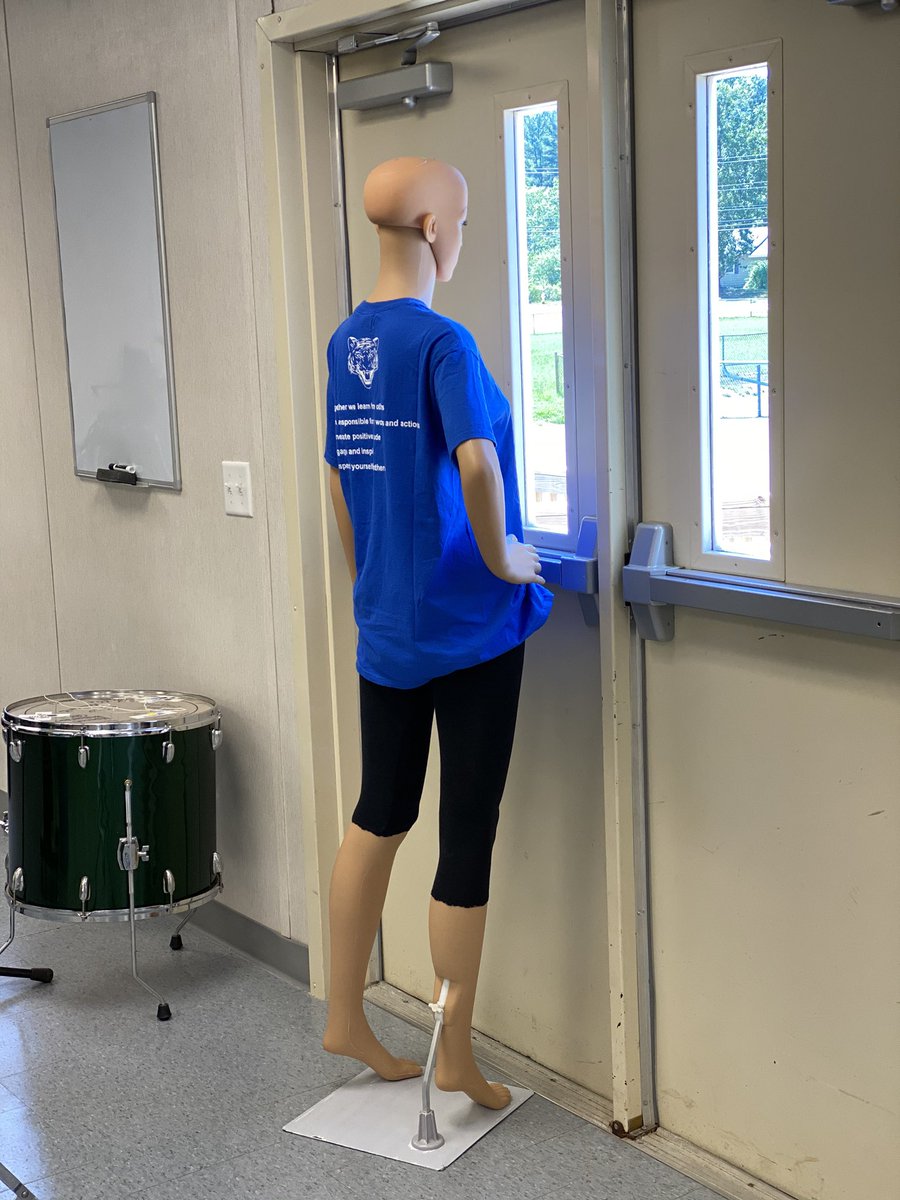 ATubaToothpaste's tweet image. Meet Rona!  #newassistantdirector #bestteachergift #needssomehairs