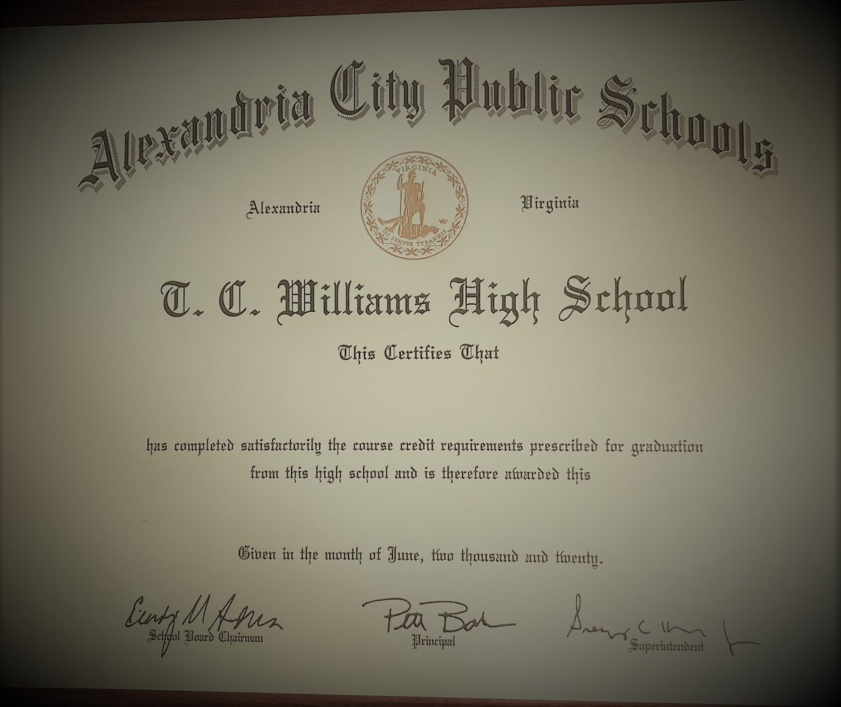 MrsHawnatACHS's tweet photo. @tcw2020 If you did not pick up your diploma today, you may pick it up at TC between 1pm - 4pm tomorrow -- Friday, June 19.  The remainder will be mailed on Monday, June 22. @TCW_Counseling @TCWTitans @TCSatellite @IntlAcademyTCW https://t.co/JAnpBRmsAa