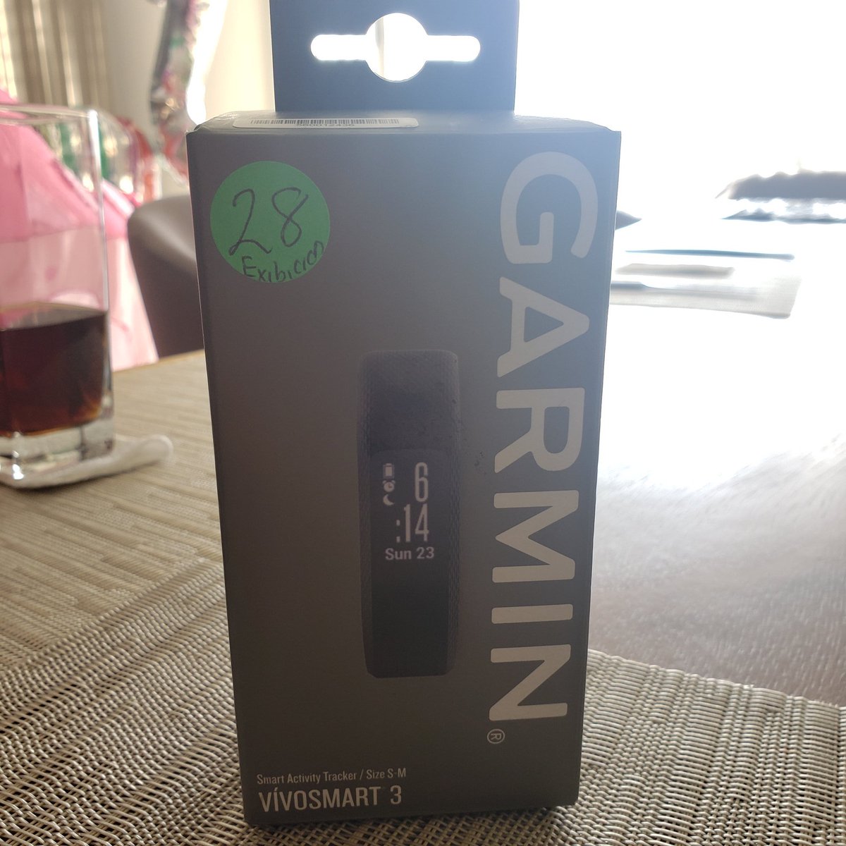 emyreeb's tweet photo. @innovasport compre un reloj garmin vivosmart 3 color negro y me llego morado, lo necesito para el domingo que es el día del padre. Aparte me mandaron el de exhibición y eso no decía en la especificación del producto https://t.co/l0emWjriSR