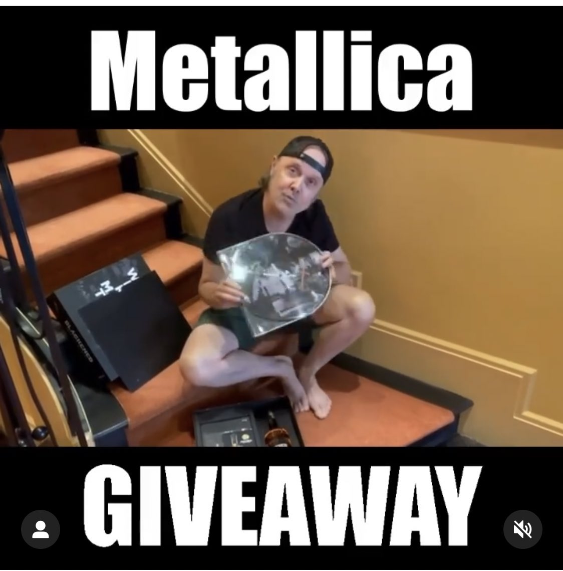 TheresaRockFace's tweet photo. My @Metallica Giveaway is Up! Enter here ~~~> https://t.co/xQmlzfhA40 #Batch100 @blckndwhsky https://t.co/fhcysfuvsG