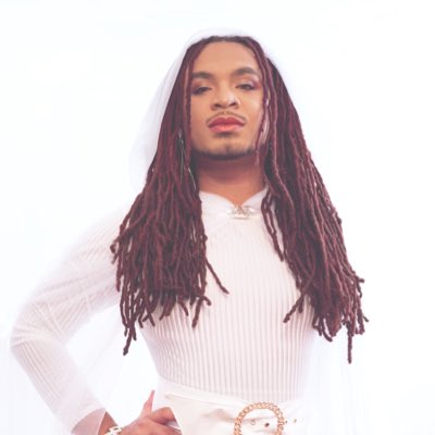 OfficiallyAve's tweet photo. #NewProfilePic https://t.co/hqD3JtJ2lv