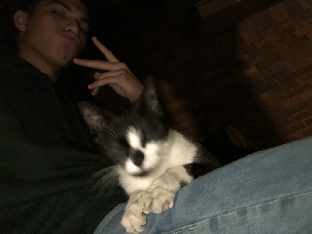 Ahlyx_'s tweet photo. Moving pussy 🤦🏿‍♂️ https://t.co/SxfvLhMaUp